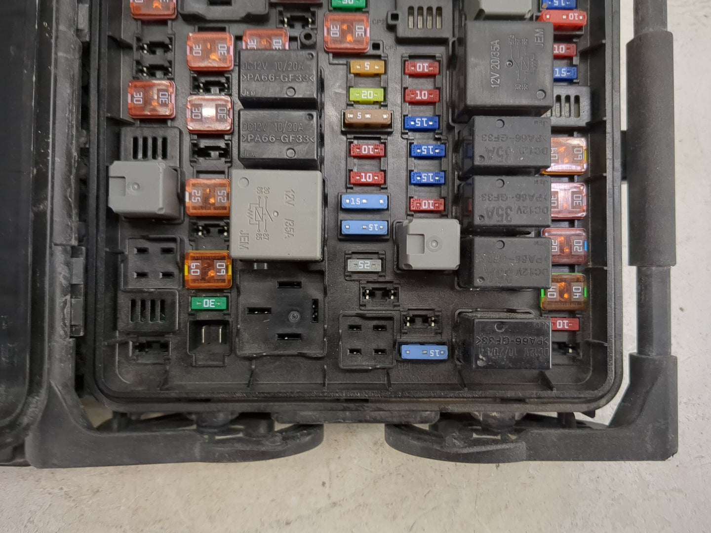 2017-2019 Cadillac Cts Fusebox Fuse Box Panel Relay Module P/N:818041222 Fits Fits 2017 2018 2019 OEM Used Auto Parts - Oemu