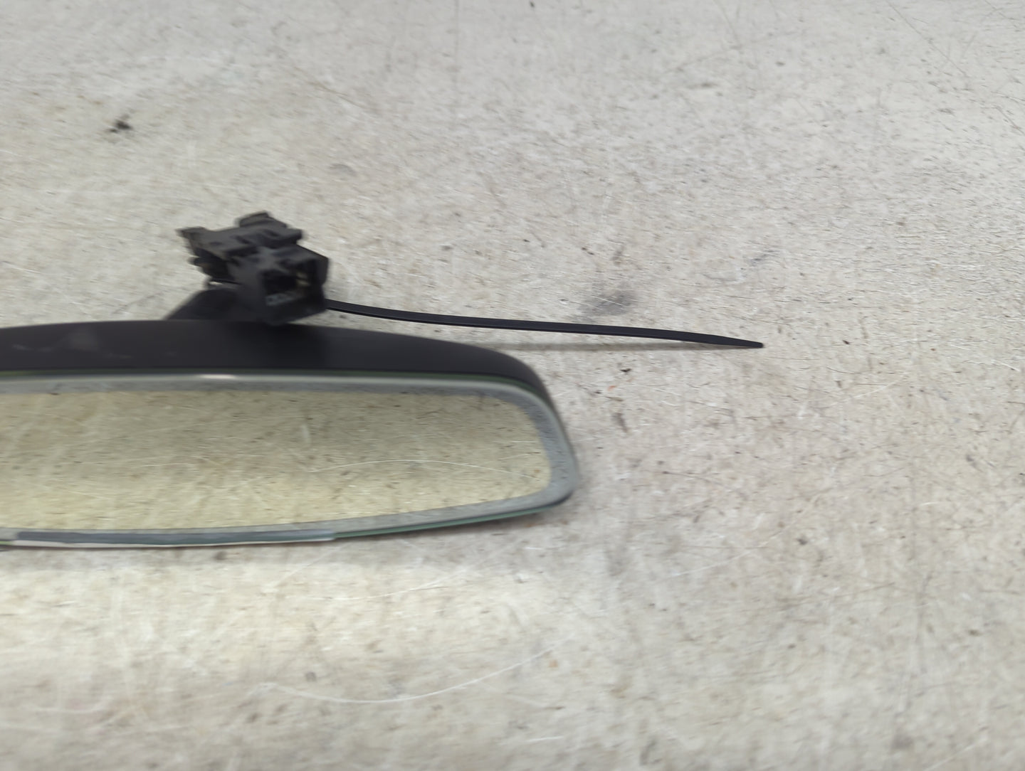 2014-2015 Cadillac Cts Interior Rear View Mirror Replacement OEM P/N:E11 028006 19002220156A Fits OEM Used Auto Parts - Oemu