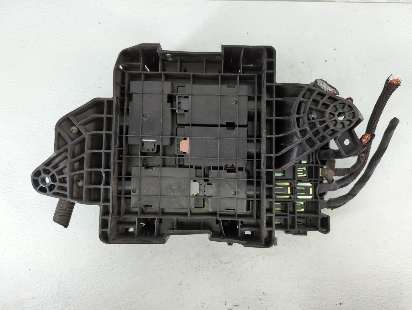 2019 Cadillac Cts Fusebox Fuse Box Panel Relay Module P/N:84014012 Fits OEM Used Auto Parts - Oemusedautoparts1.com