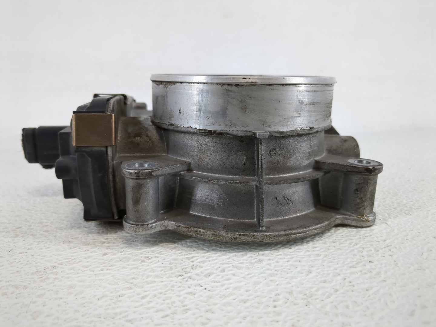 2018-2021 Cadillac Escalade Esv Throttle Body P/N:12678223 Fits Fits 2018 2019 2020 2021 2022 OEM Used Auto Parts - Oemuseda