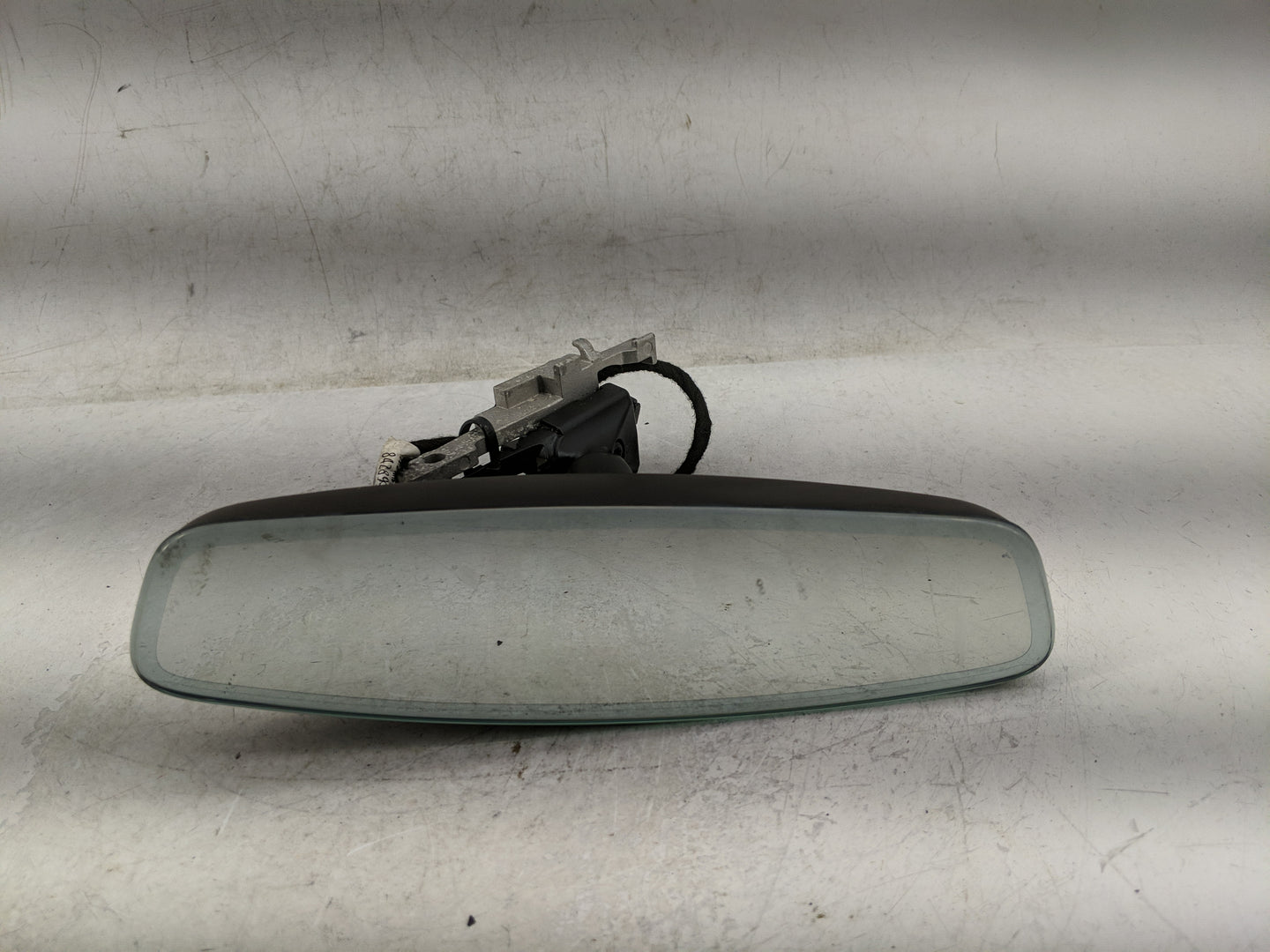 2019-2020 Cadillac Xt4 Interior Rear View Mirror Replacement OEM P/N:13594082 Fits Fits 2017 2018 2019 2020 OEM Used Auto Pa