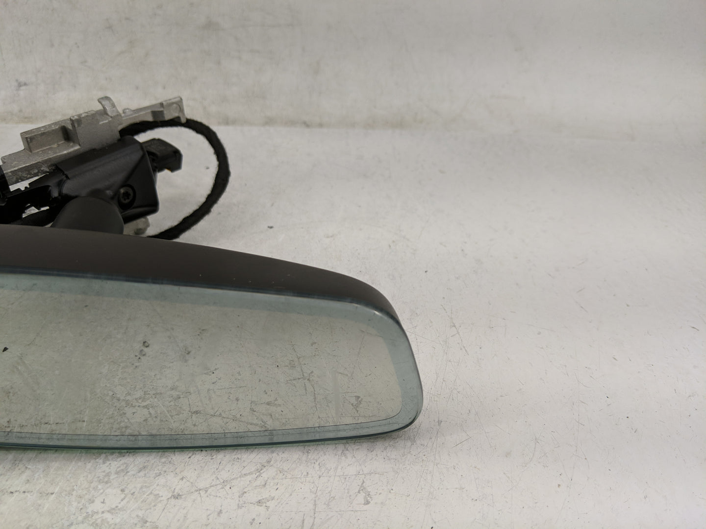 2019-2020 Cadillac Xt4 Interior Rear View Mirror Replacement OEM P/N:13594082 Fits Fits 2017 2018 2019 2020 OEM Used Auto Pa
