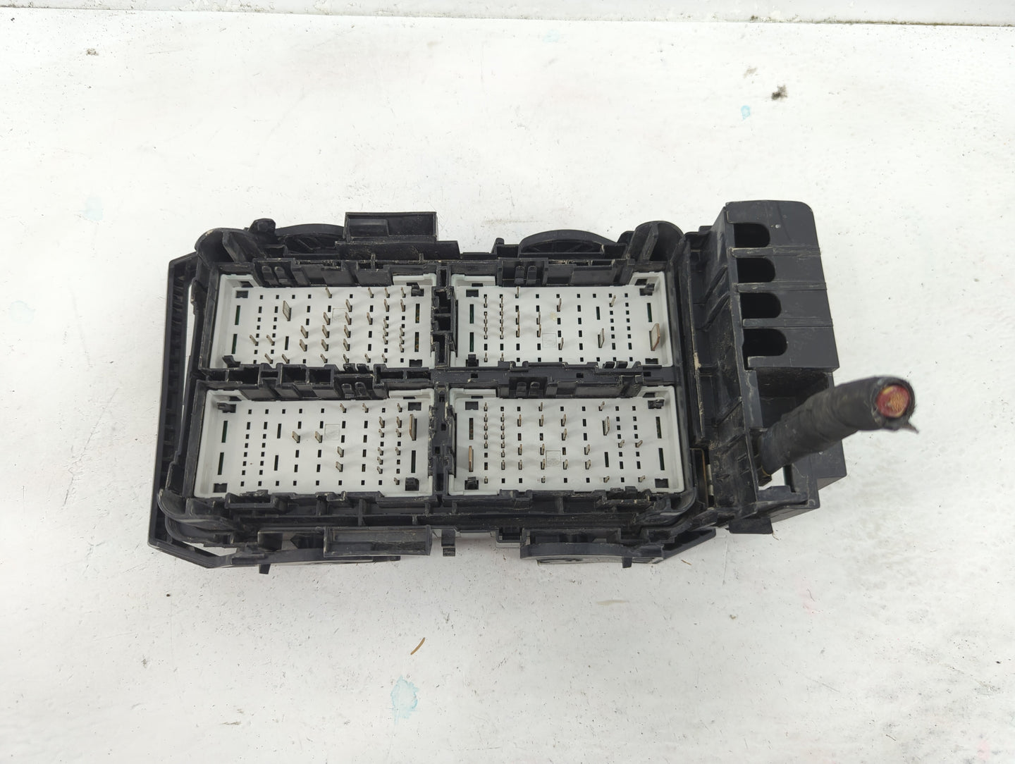 2019 Cadillac Xt4 Fusebox Fuse Box Panel Relay Module P/N:84557339 Fits OEM Used Auto Parts - Oemusedautoparts1.com