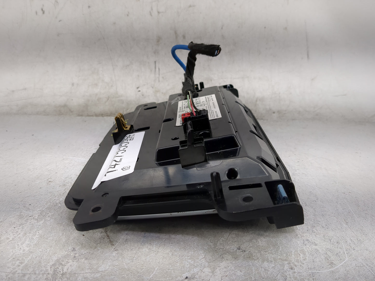 2019-2020 Cadillac Xt4 Radio AM FM Cd Player Receiver Replacement P/N:84572680 Fits Fits 2019 2020 OEM Used Auto Parts - Oem