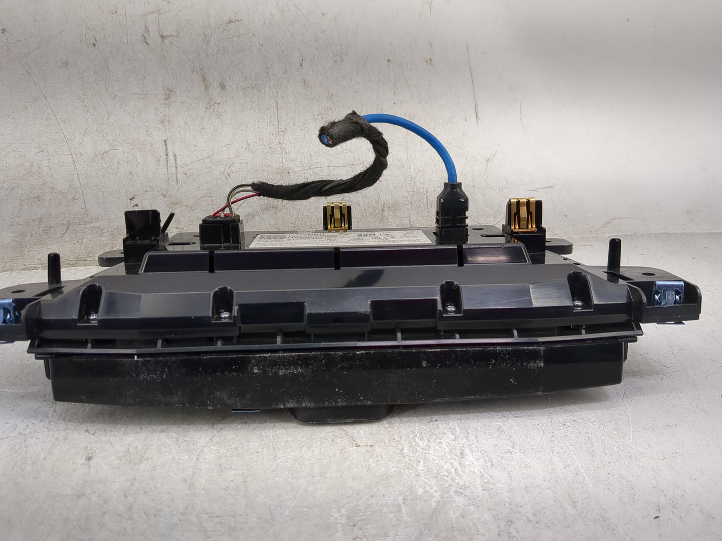 2019-2020 Cadillac Xt4 Radio AM FM Cd Player Receiver Replacement P/N:84572680 Fits Fits 2019 2020 OEM Used Auto Parts - Oem