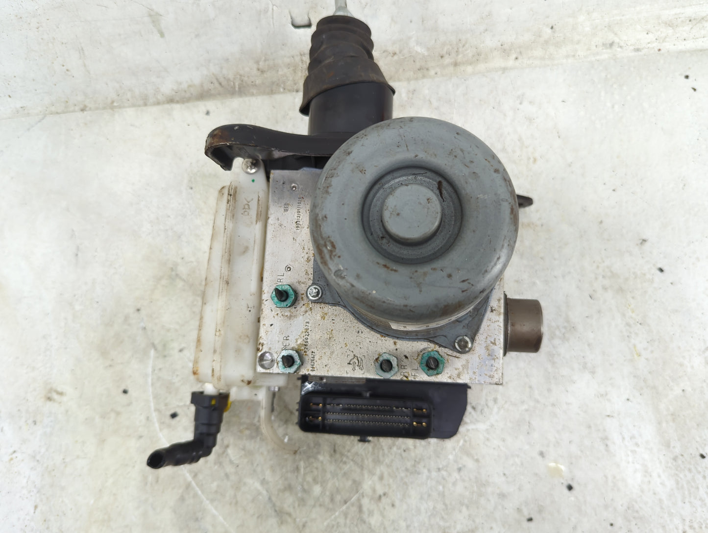 2019 Cadillac Xt4 ABS Pump Control Module Replacement Fits OEM Used Auto Parts - Oemusedautoparts1.com