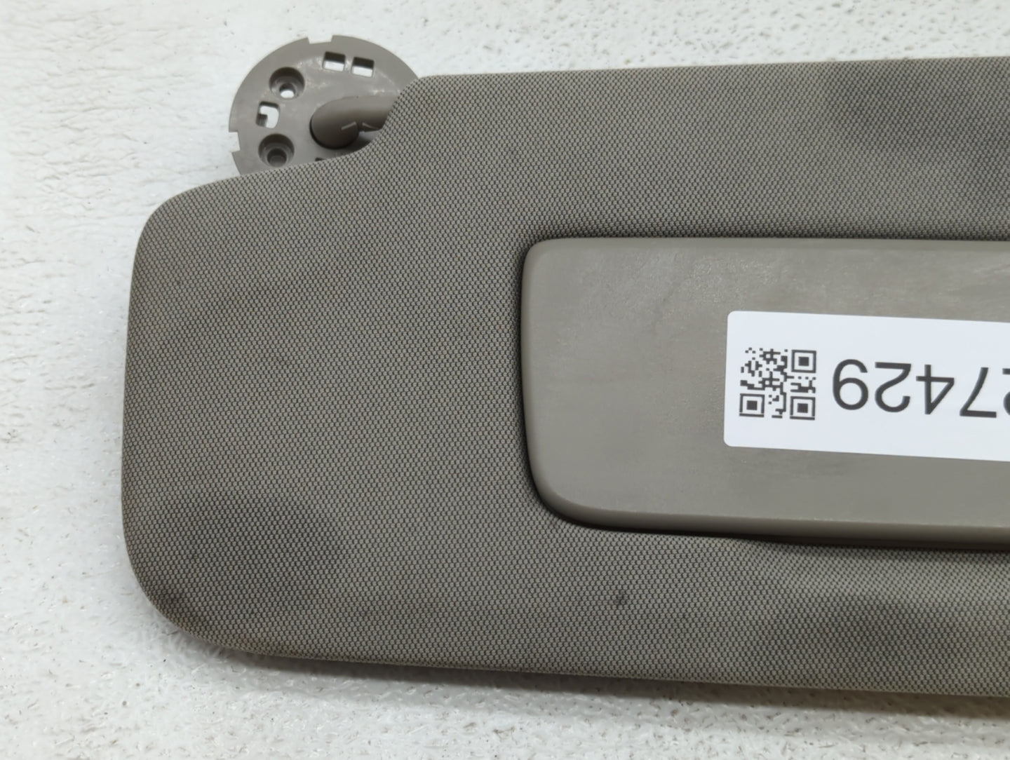 2019-2020 Cadillac Xt4 Sun Visor Shade Replacement Driver Left Mirror Fits Fits 2019 2020 OEM Used Auto Parts - Oemusedautop