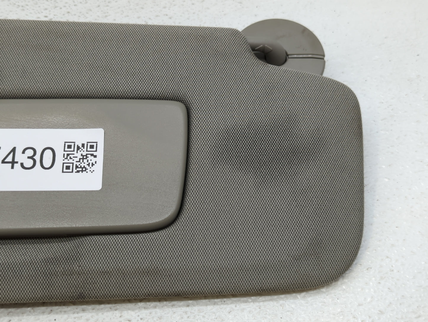 2019-2020 Cadillac Xt4 Sun Visor Shade Replacement Passenger Right Mirror Fits Fits 2019 2020 OEM Used Auto Parts - Oemuseda