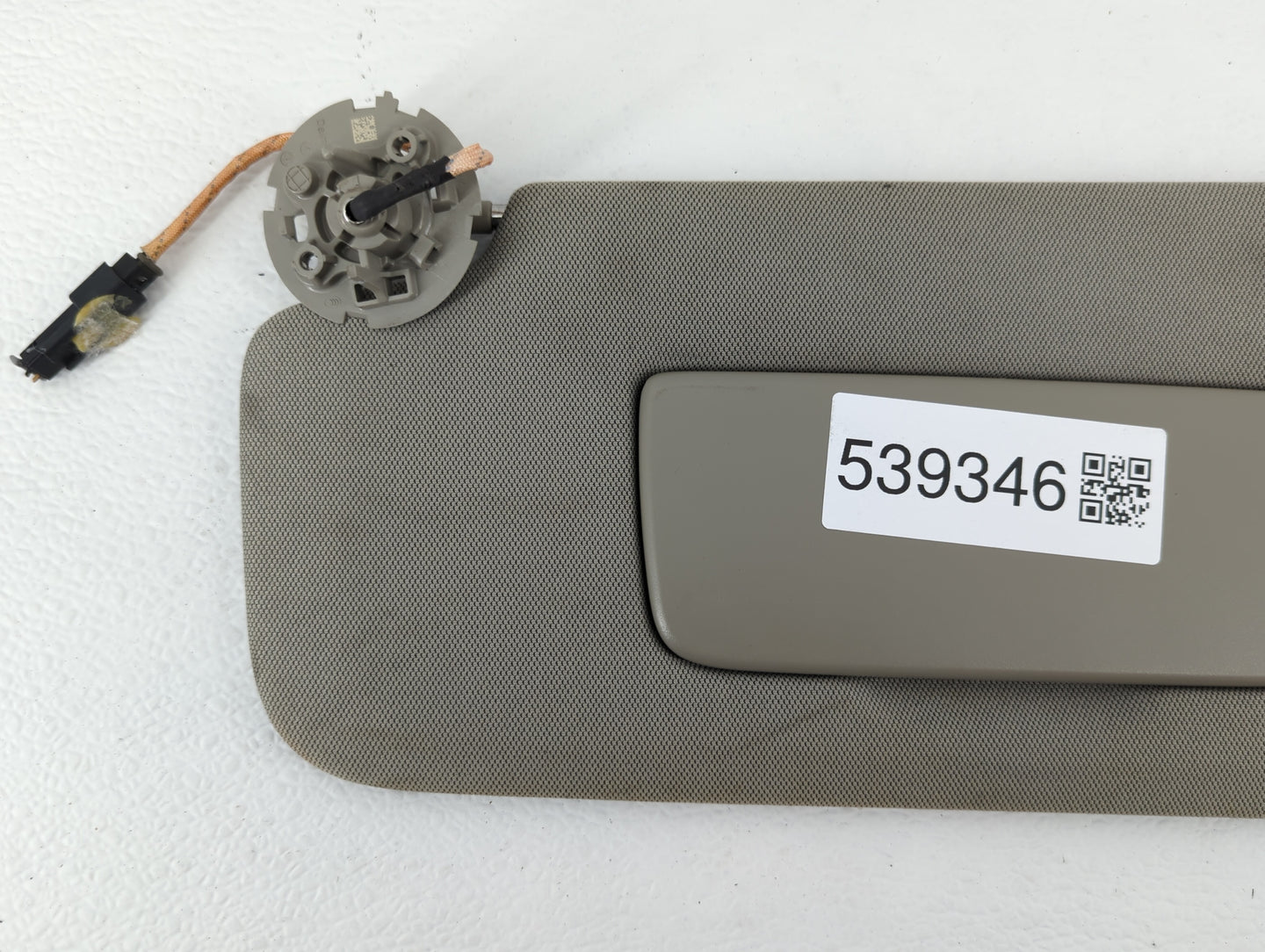 2019-2020 Cadillac Xt4 Sun Visor Shade Replacement Passenger Right Mirror Fits Fits 2019 2020 OEM Used Auto Parts - Oemuseda