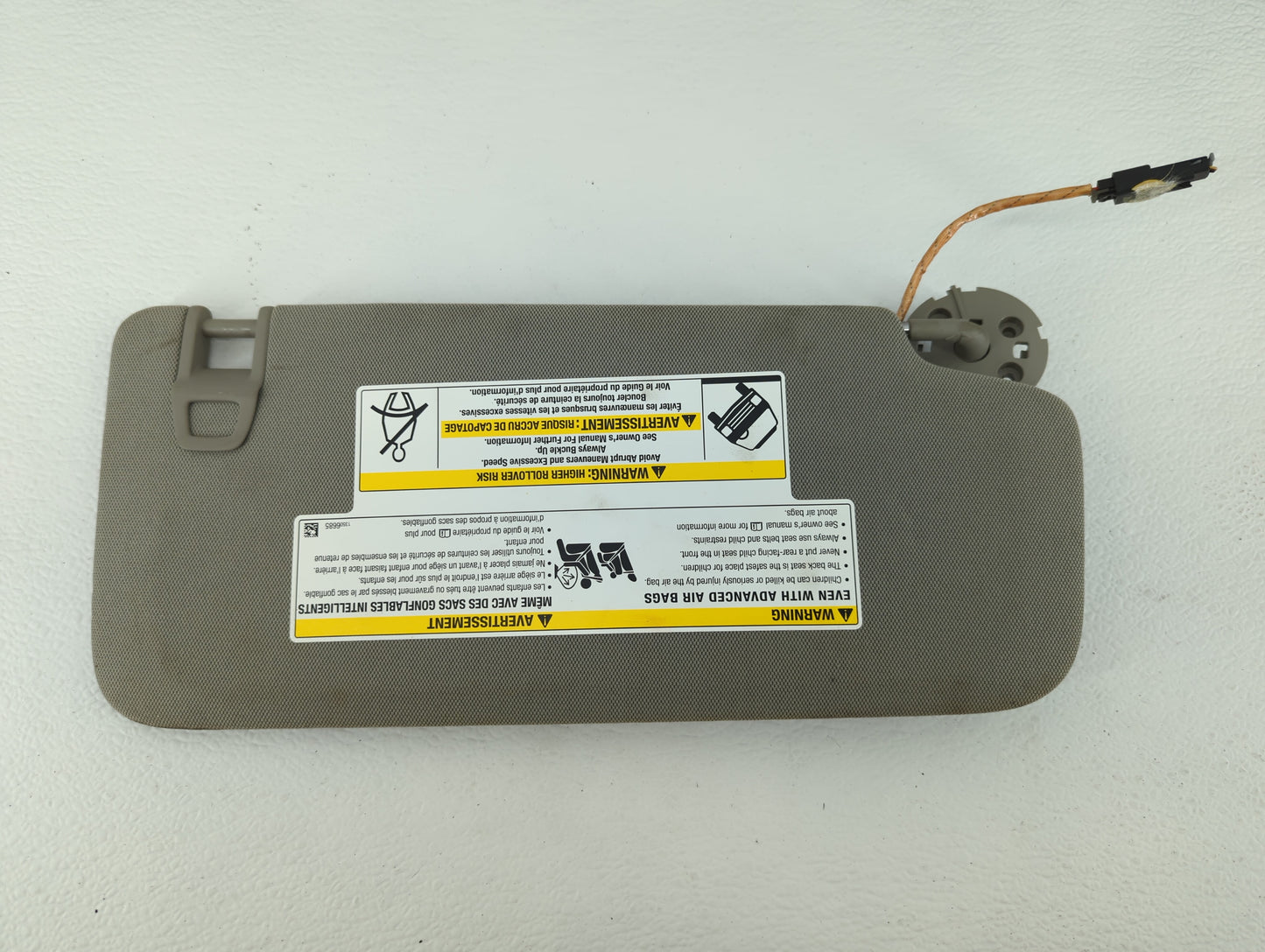 2019-2020 Cadillac Xt4 Sun Visor Shade Replacement Passenger Right Mirror Fits Fits 2019 2020 OEM Used Auto Parts - Oemuseda