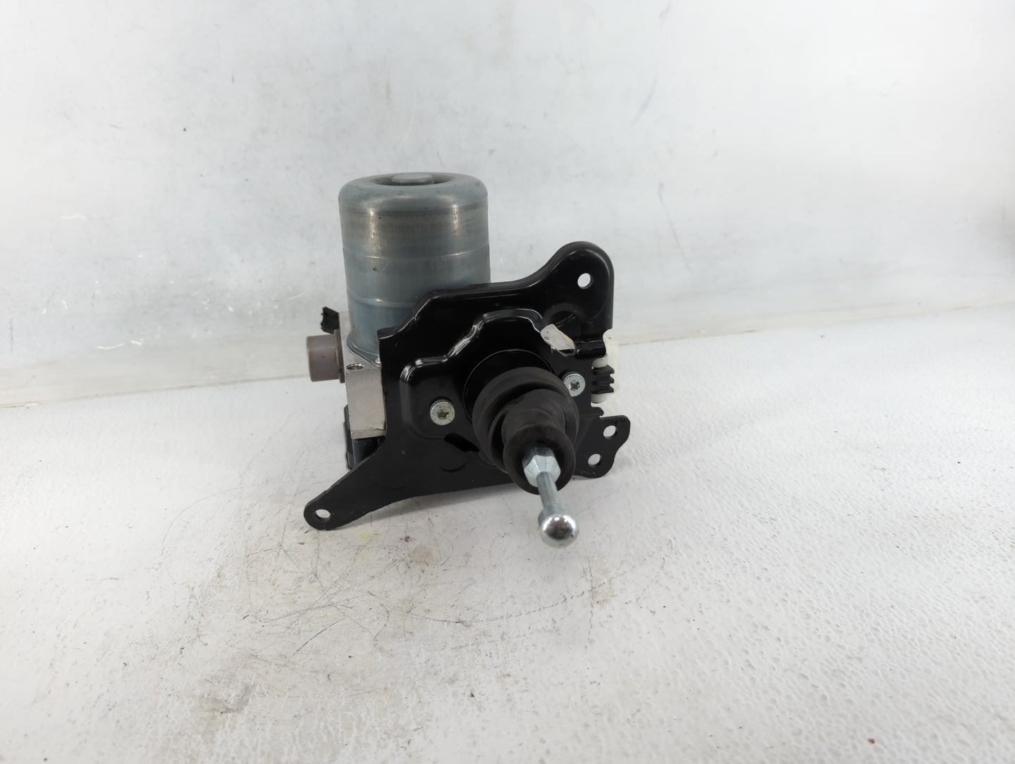 2020 Cadillac Xt4 ABS Pump Control Module Replacement P/N:84588356 Fits OEM Used Auto Parts - Oemusedautoparts1.com