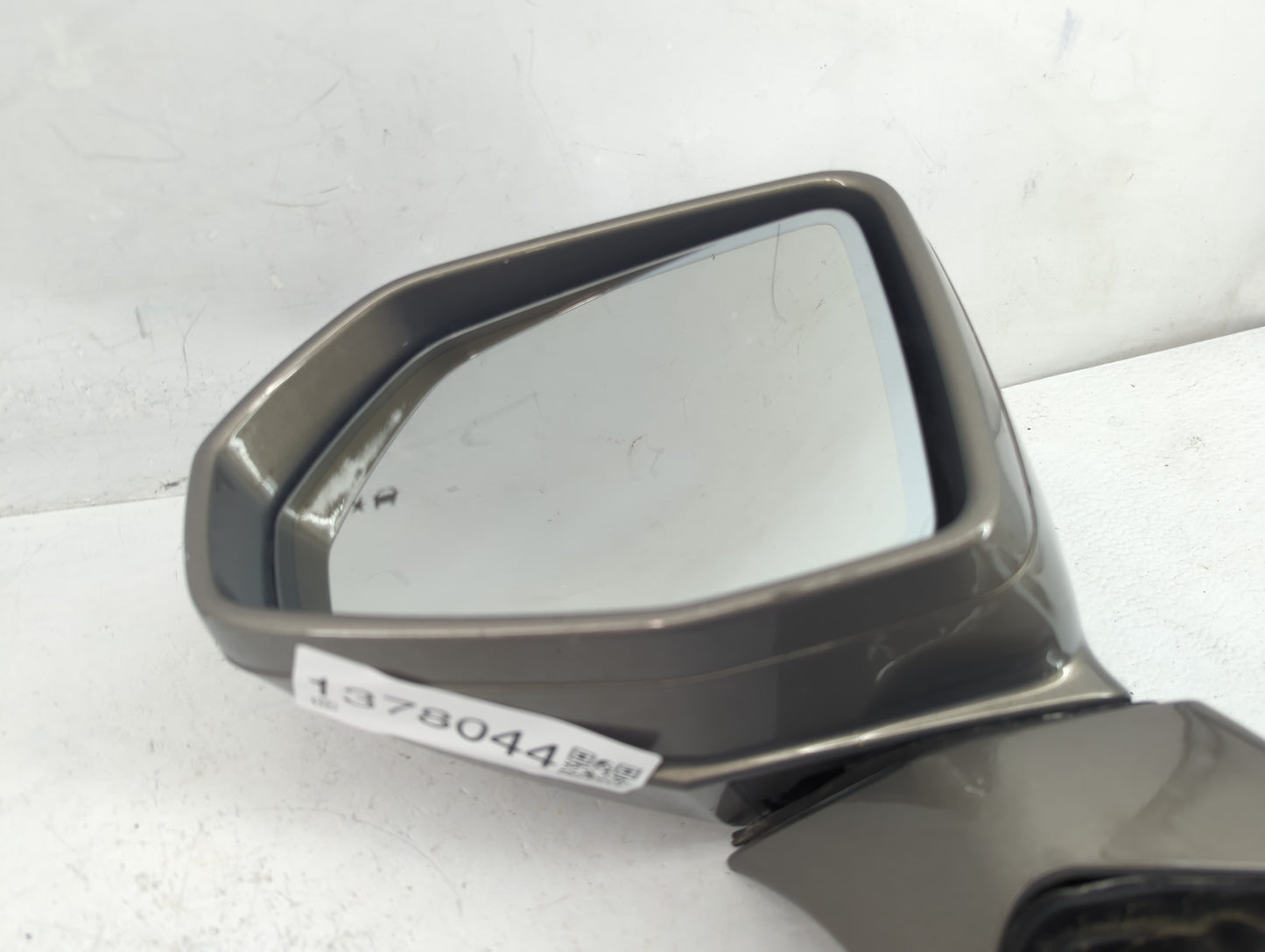 2017-2019 Cadillac Xt5 Driver Side View Mirror - Left Door Mirror OEM Used - Oemusedautoparts1.com