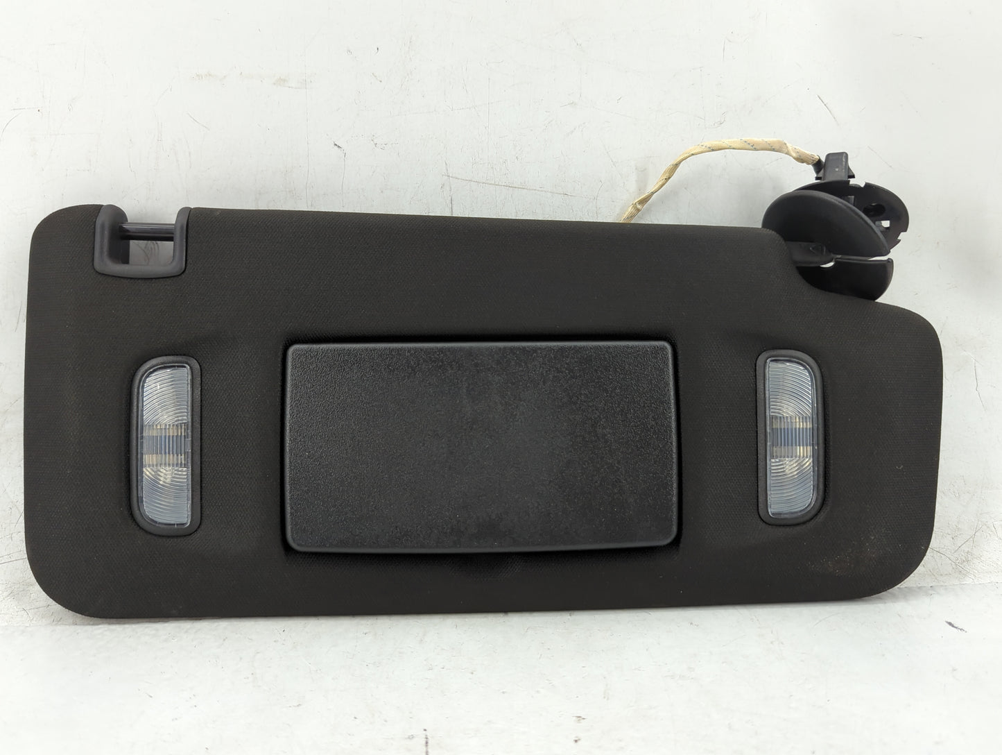 2017-2020 Cadillac Xt5 Sun Visor Shade Replacement Passenger Right Mirror Fits Fits 2017 2018 2019 2020 OEM Used Auto Parts 