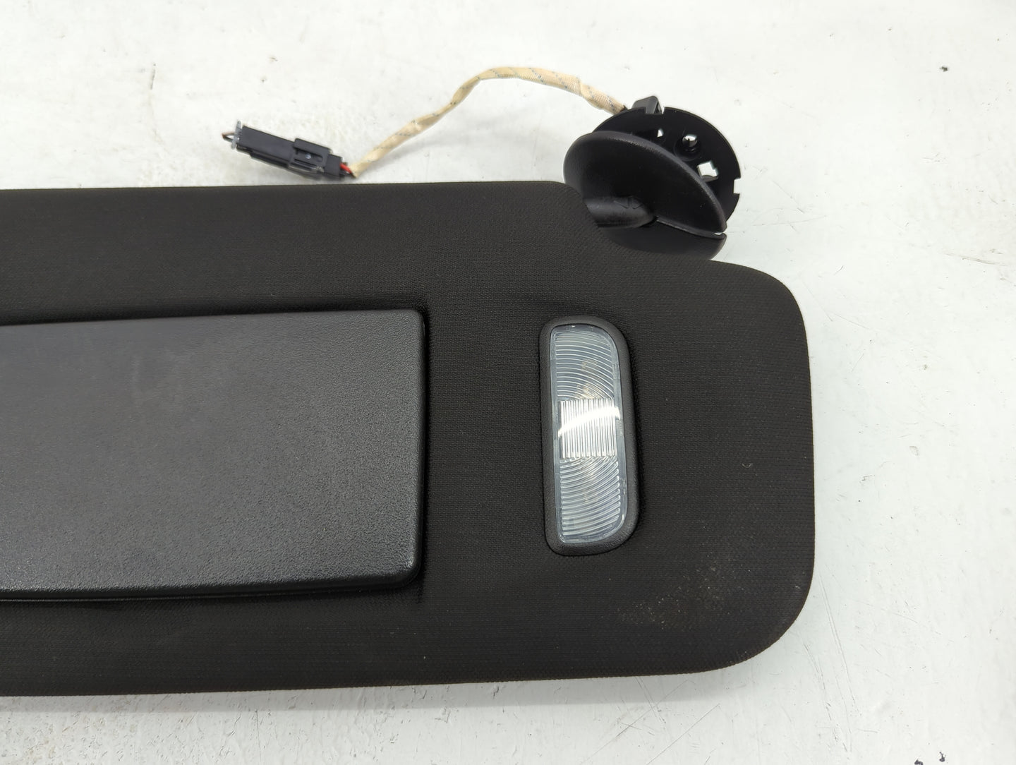 2017-2020 Cadillac Xt5 Sun Visor Shade Replacement Passenger Right Mirror Fits Fits 2017 2018 2019 2020 OEM Used Auto Parts 