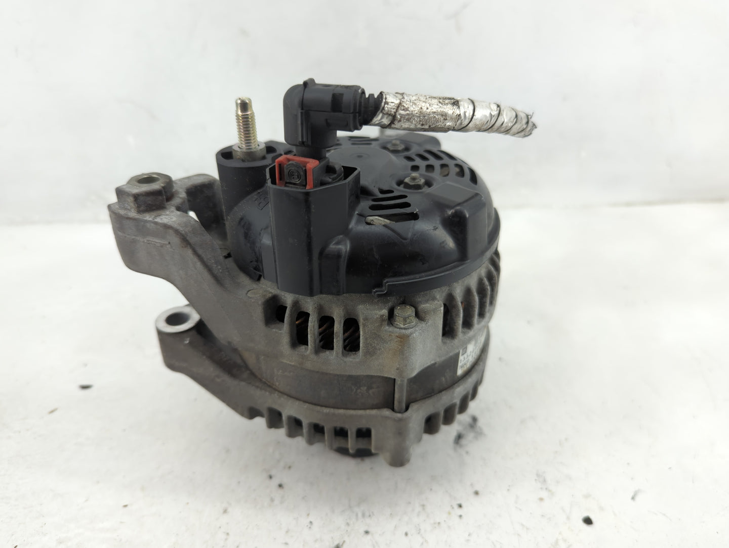 2017-2020 Cadillac Xt5 Alternator Replacement Generator Charging Assembly Engine OEM P/N:13520809 Fits OEM Used Auto Parts -