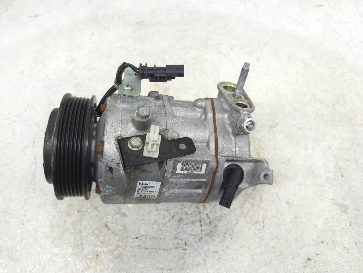 2017-2020 Cadillac Xt5 Air Conditioning A/c Ac Compressor Oem - Oemusedautoparts1.com