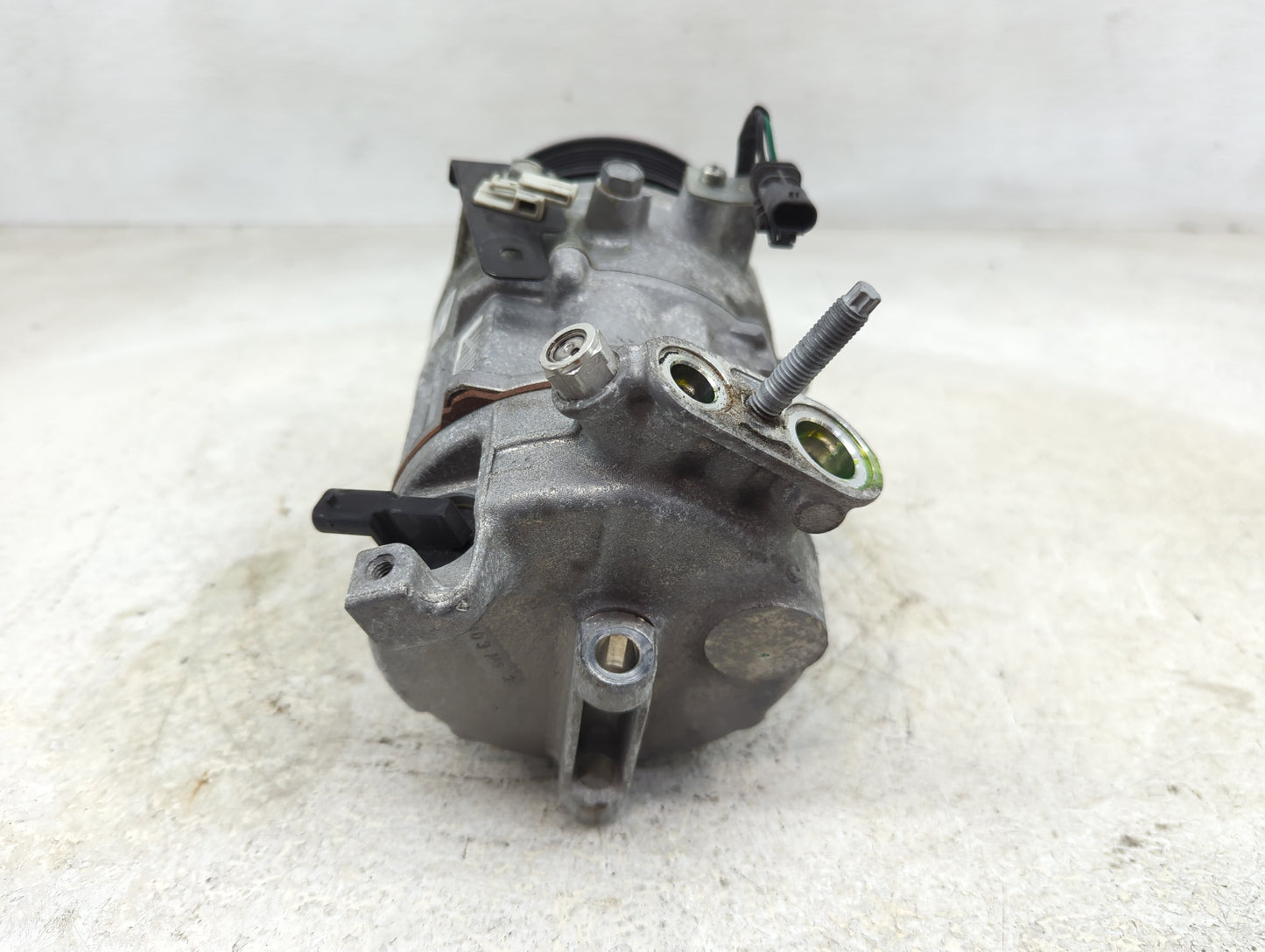2017-2020 Cadillac Xt5 Air Conditioning A/c Ac Compressor Oem - Oemusedautoparts1.com