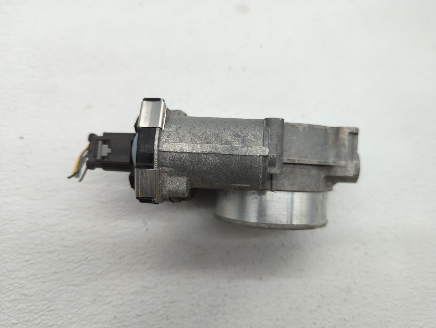 2017-2018 Cadillac Xt5 Throttle Body P/N:12676296AA 12671014, 12648414, 1267 1014 Fits Fits 2016 2017 2018 2019 OEM Used Aut