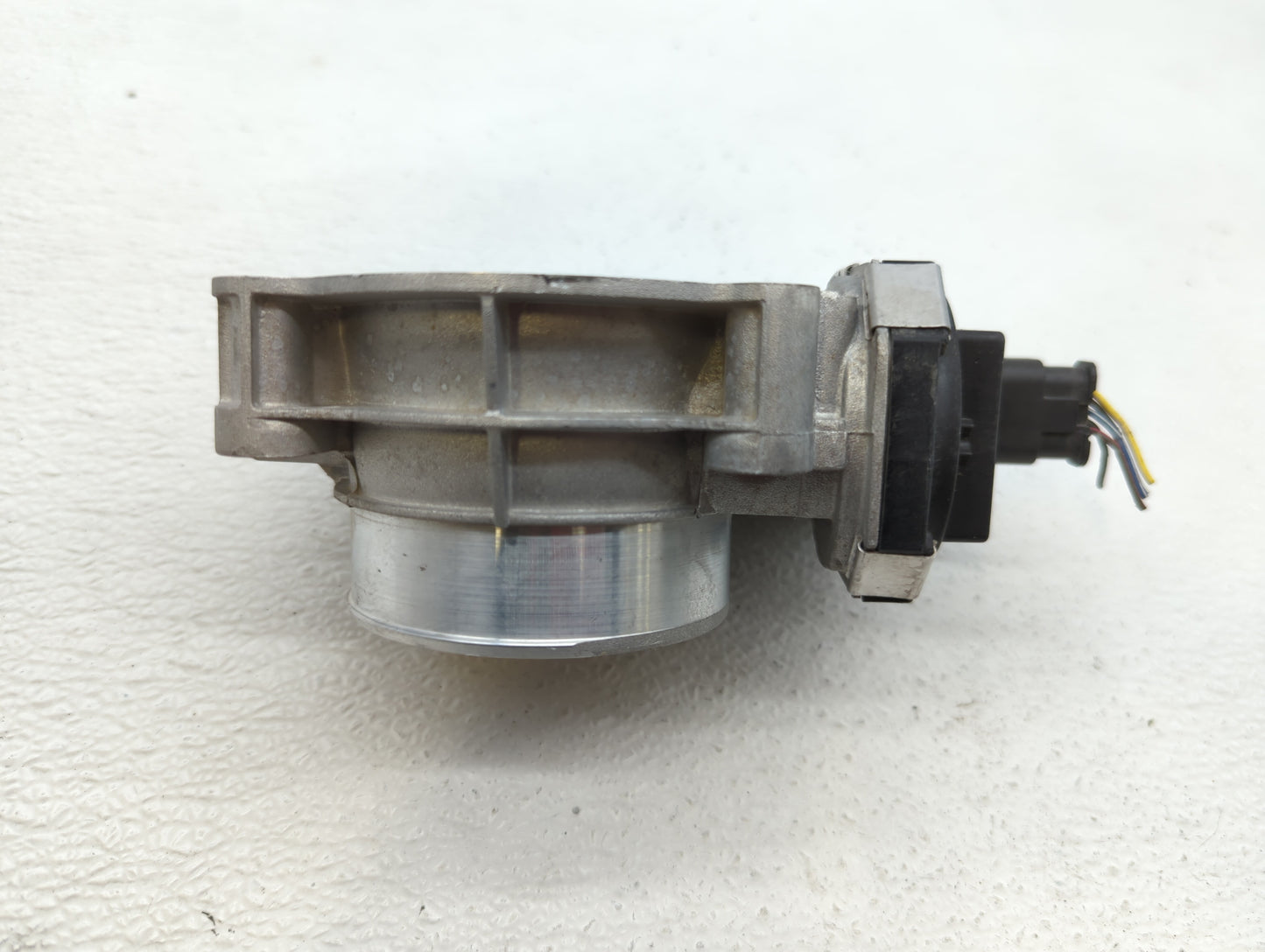 2017-2018 Cadillac Xt5 Throttle Body P/N:12676296AA 12671014, 12648414, 1267 1014 Fits Fits 2016 2017 2018 2019 OEM Used Aut