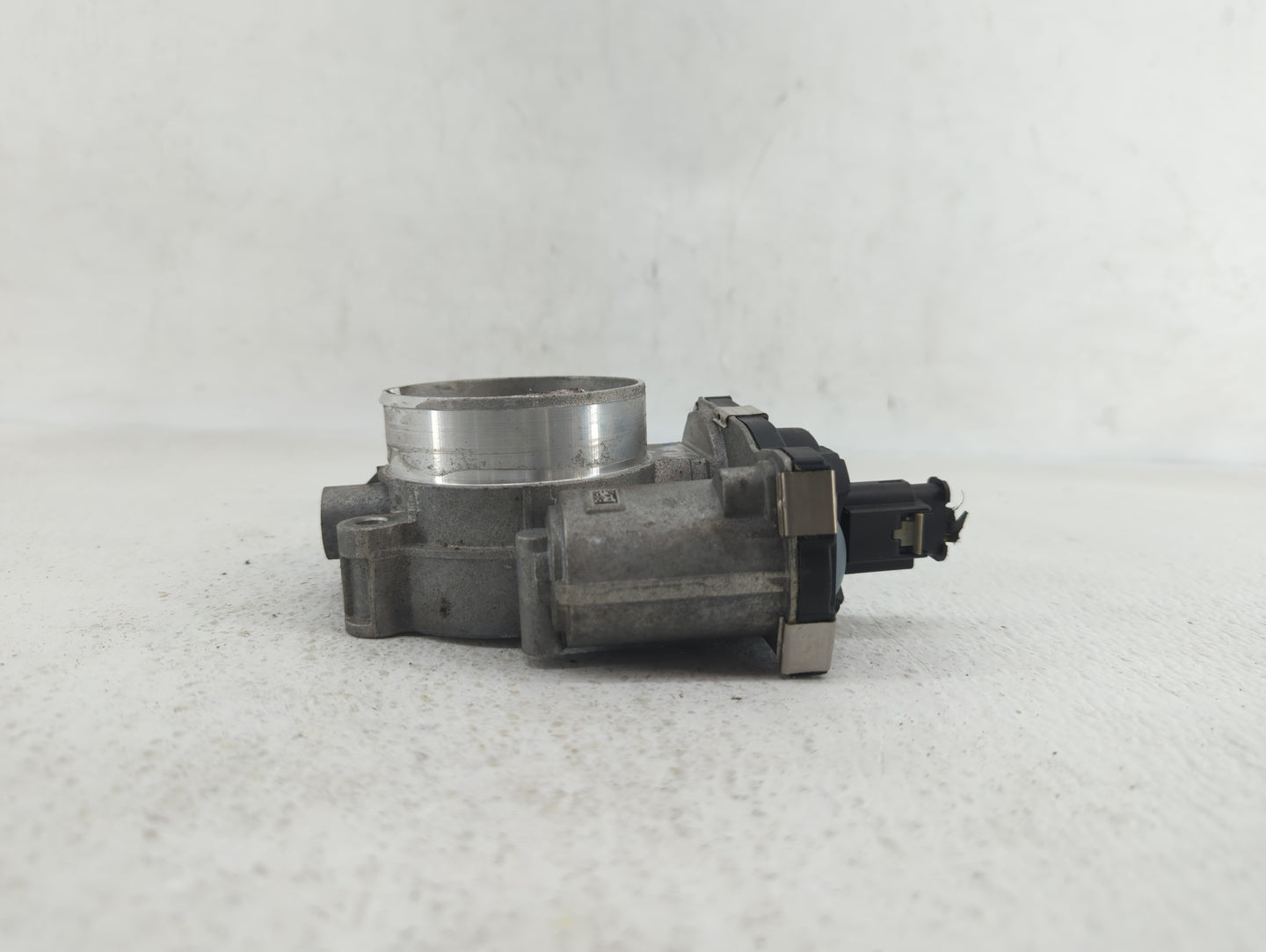2017-2018 Cadillac Xt5 Throttle Body P/N:12676296AA 12671014, 12648414, 1267 1014 Fits Fits 2016 2017 2018 2019 OEM Used Aut