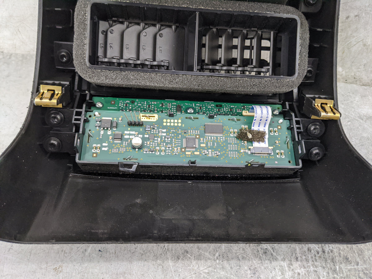 2019 Cadillac Xt5 Climate Control Module Temperature AC/Heater Replacement P/N:84258307 Fits OEM Used Auto Parts - Oemusedau
