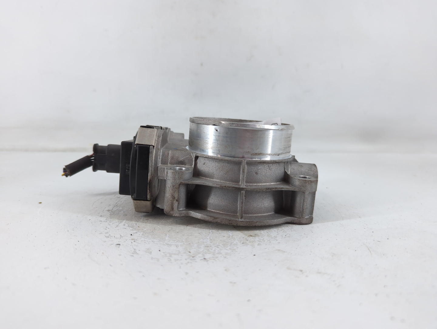 2017-2020 Cadillac Xt5 Throttle Body P/N:12671014 Fits Fits 2016 2017 2018 2019 2020 2021 2022 OEM Used Auto Parts - Oemused