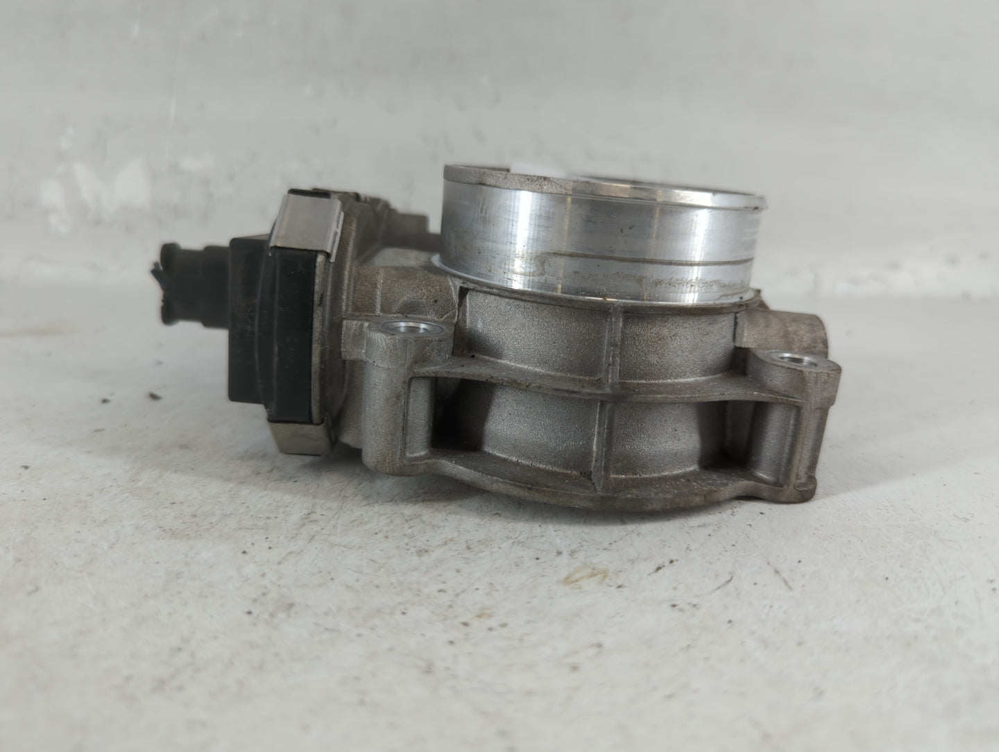 2017-2020 Cadillac Xt5 Throttle Body P/N:12671014 Fits Fits 2016 2017 2018 2019 2020 2021 2022 OEM Used Auto Parts - Oemused