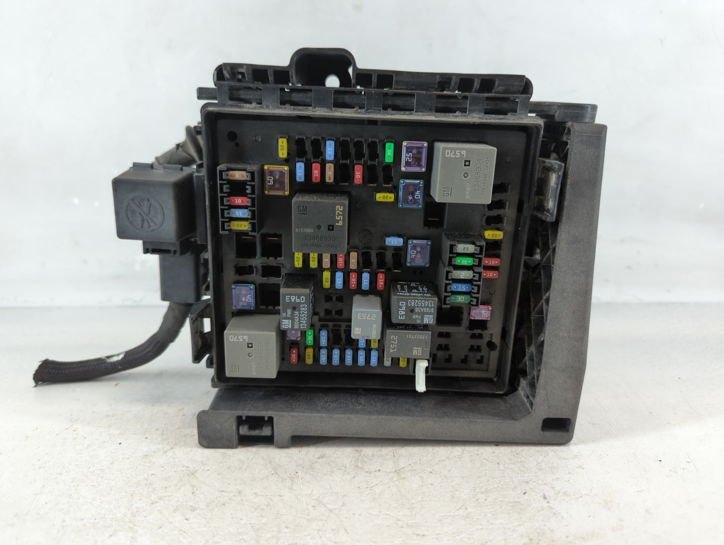 2017-2019 Cadillac Xt5 Fusebox Fuse Box Panel Relay Module P/N:7154-0936-30 Fits Fits 2017 2018 2019 OEM Used Auto Parts - O