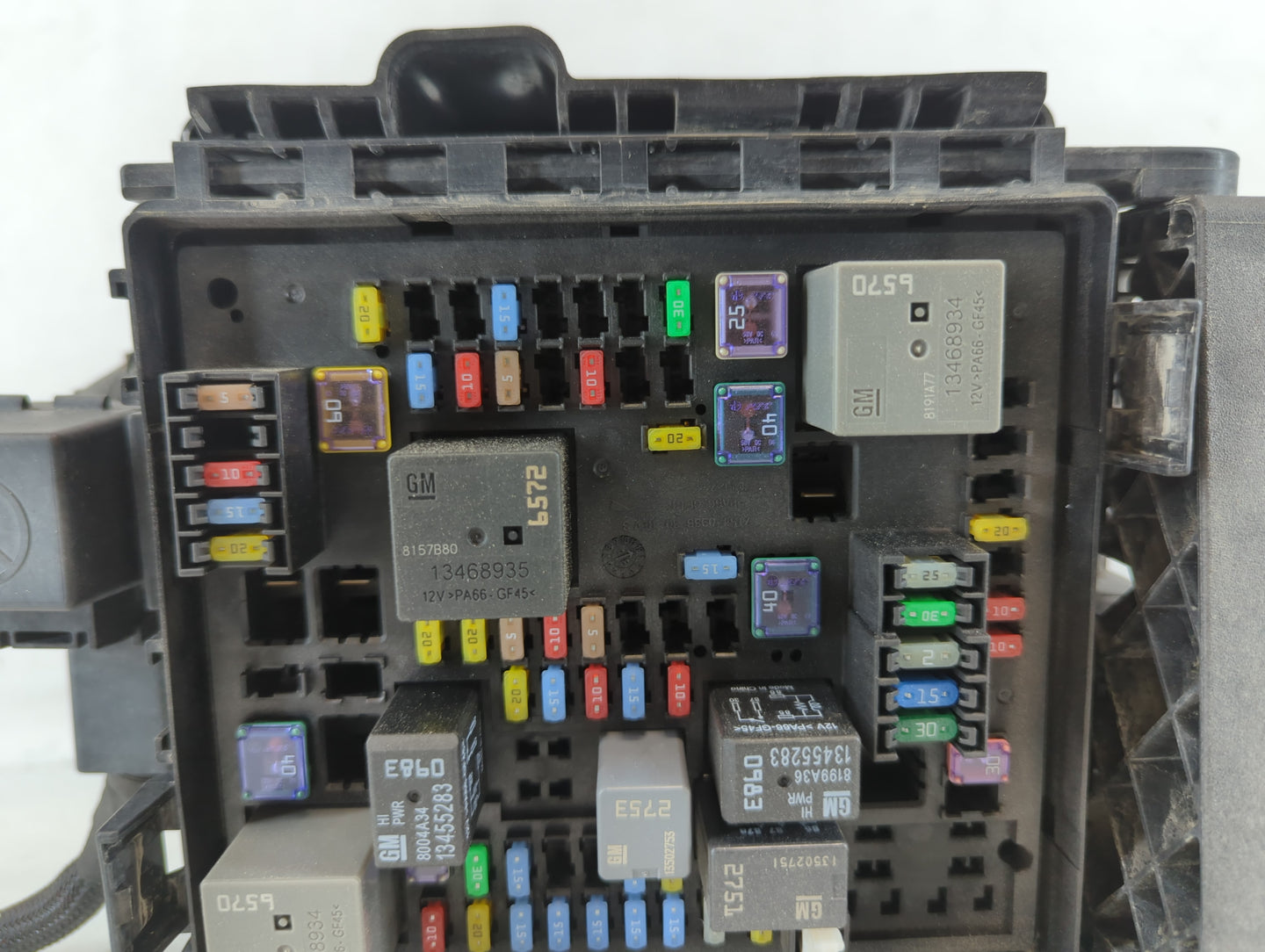 2017-2019 Cadillac Xt5 Fusebox Fuse Box Panel Relay Module P/N:7154-0936-30 Fits Fits 2017 2018 2019 OEM Used Auto Parts - O