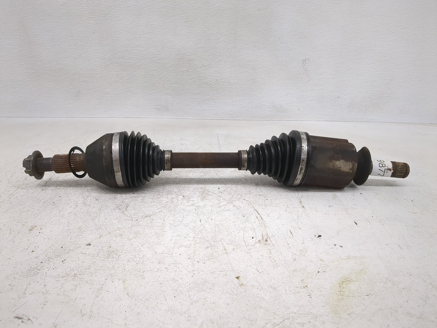 2013-2019 Cadillac Xts Axle Shaft Front Passenger Cv C/v - Oemusedautoparts1.com