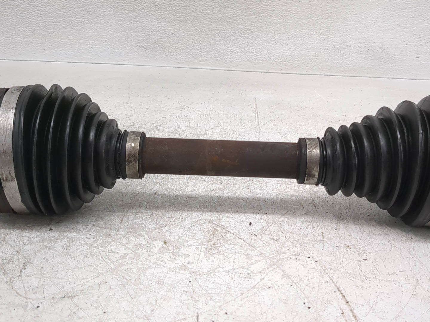 2013-2019 Cadillac Xts Axle Shaft Front Passenger Cv C/v - Oemusedautoparts1.com