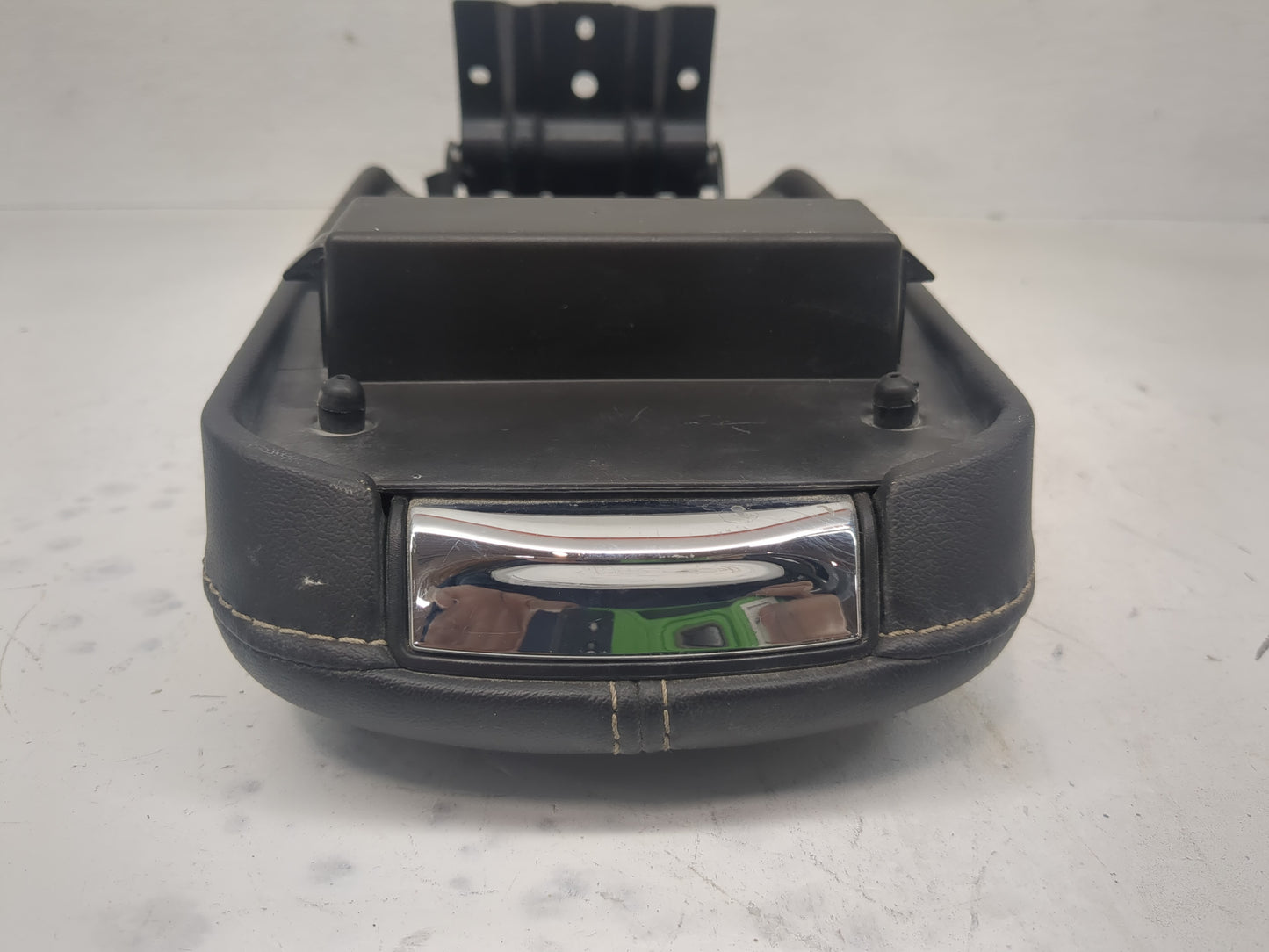 2019 Cadillac Xts Center Console Armrest Cover Lid Fits OEM Used Auto Parts - Oemusedautoparts1.com