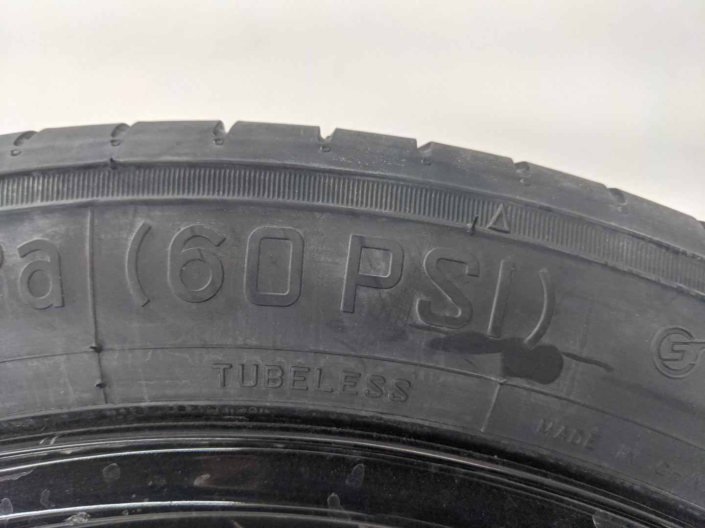 2015-2019 Cadillac Xts Spare Donut Tire Wheel Rim Oem - Oemusedautoparts1.com