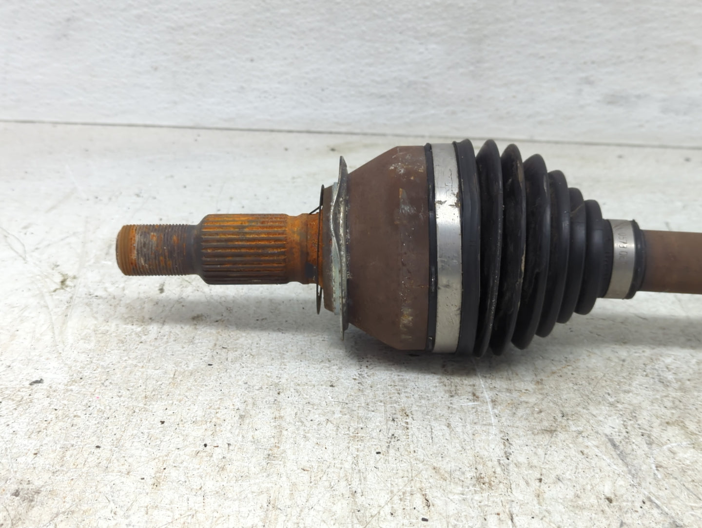 2013-2019 Cadillac Xts Axle Shaft Front Driver Cv C/v - Oemusedautoparts1.com