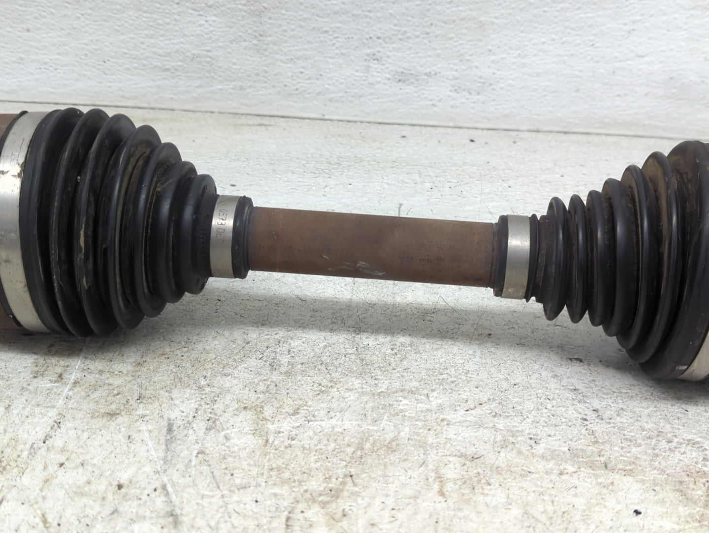2013-2019 Cadillac Xts Axle Shaft Front Driver Cv C/v - Oemusedautoparts1.com