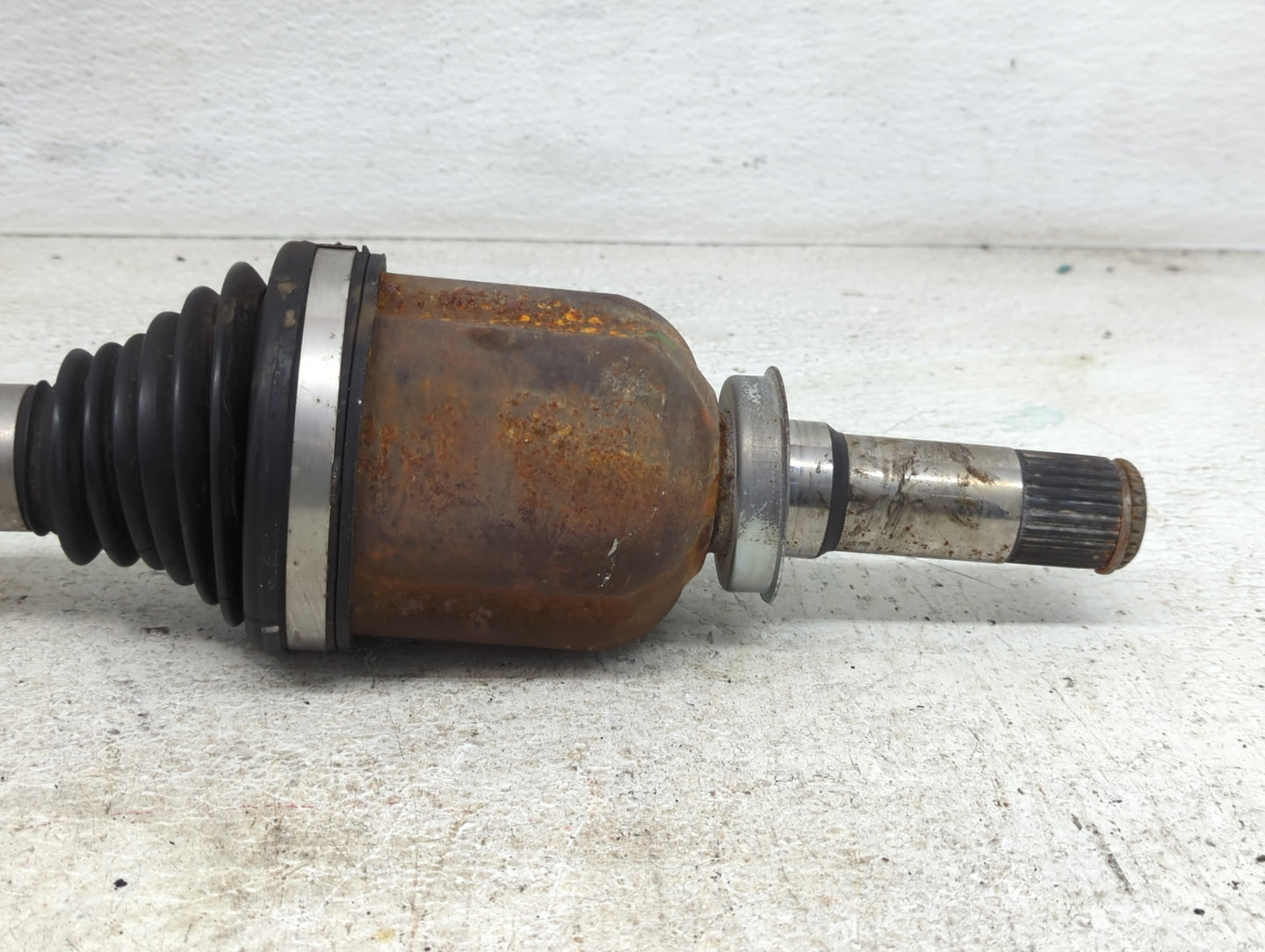 2013-2019 Cadillac Xts Axle Shaft Front Driver Cv C/v - Oemusedautoparts1.com