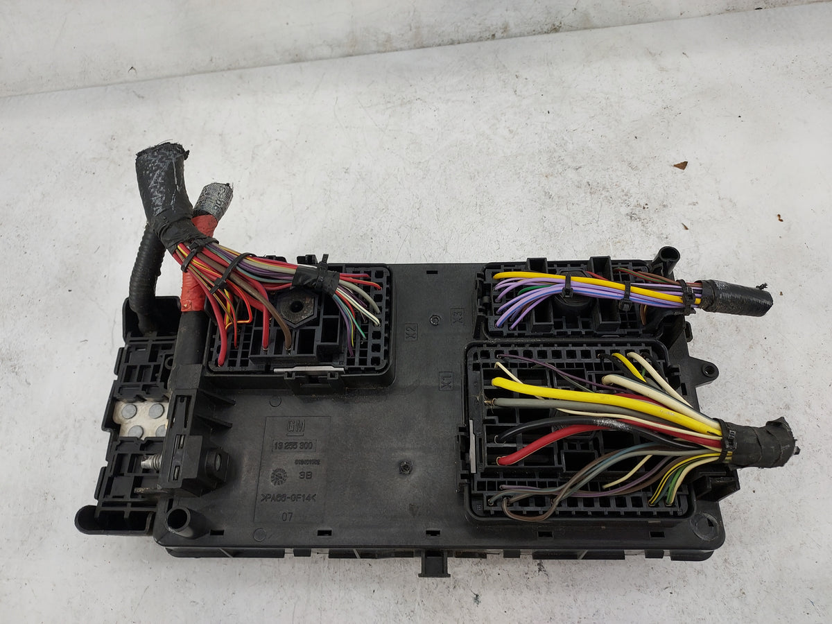 2019 Cadillac Xts Fusebox Fuse Box Panel Relay Module P/N:13500114 13500127, 13500126, 13468934, 13468936, 13500113, 1346893