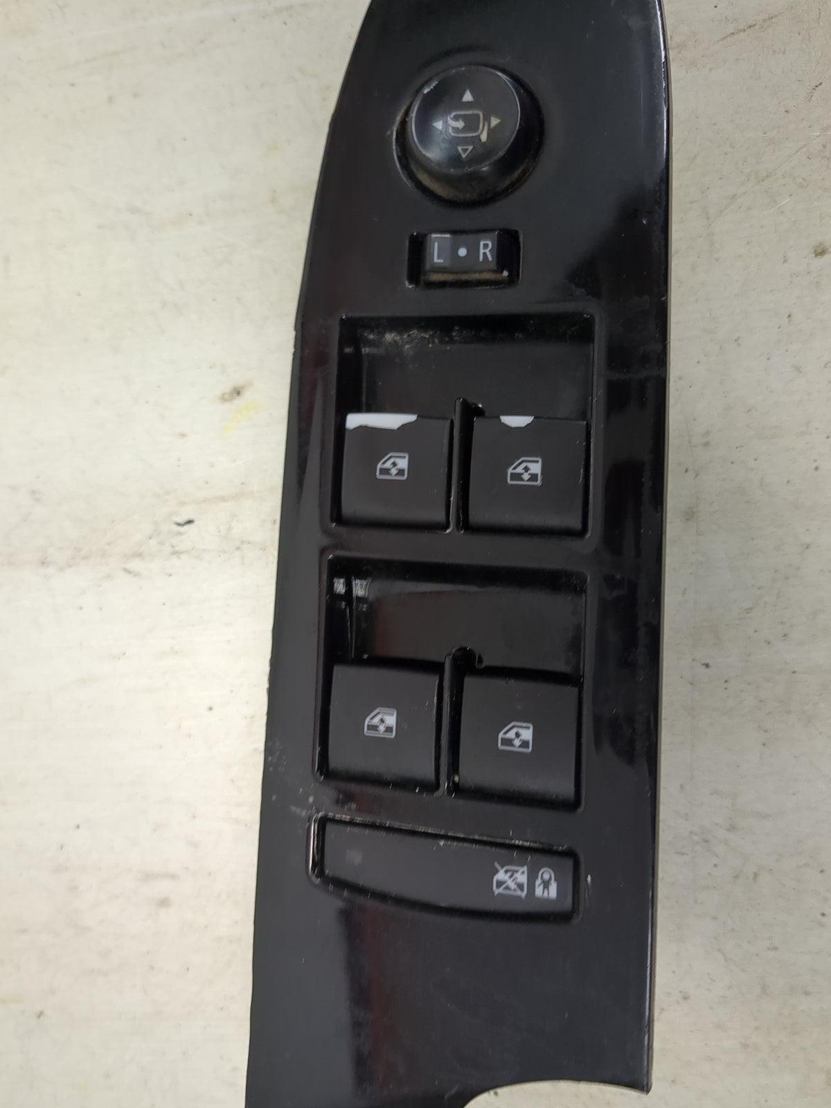 2015-2019 Cadillac Xts Master Power Window Switch Replacement Driver Side Left P/N:22993703 Fits OEM Used Auto Parts - Oemus
