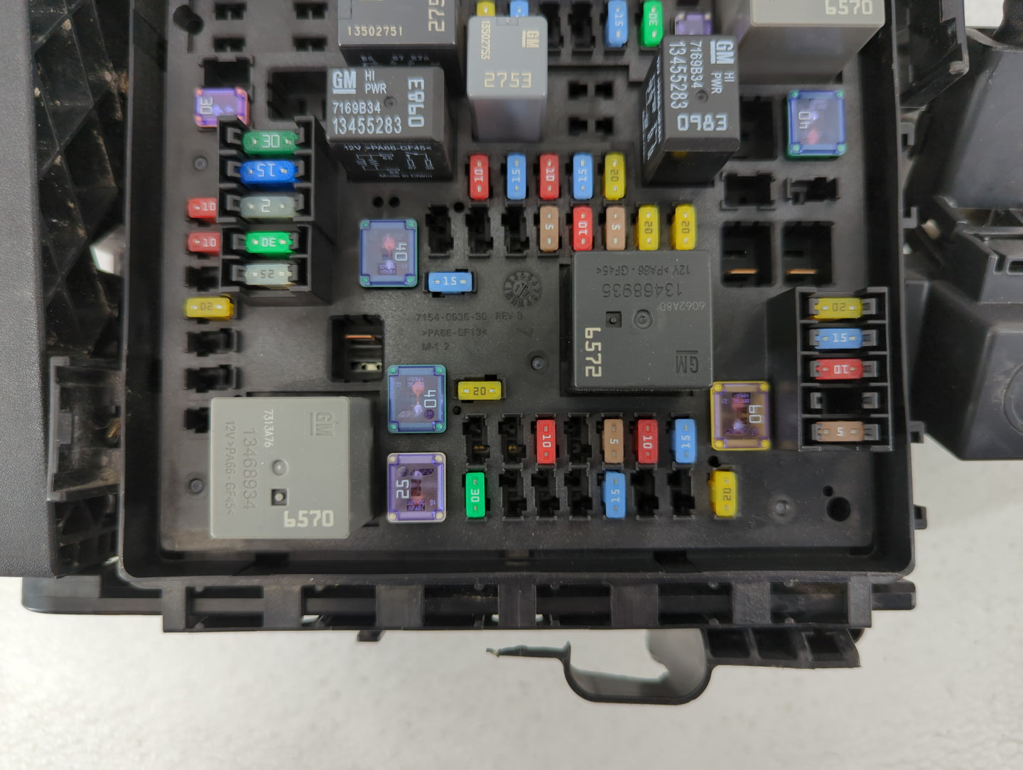 2019 Cadillac Xts Fusebox Fuse Box Panel Relay Module P/N:7171-4521-30 Fits Fits 2017 2018 OEM Used Auto Parts - Oemusedauto
