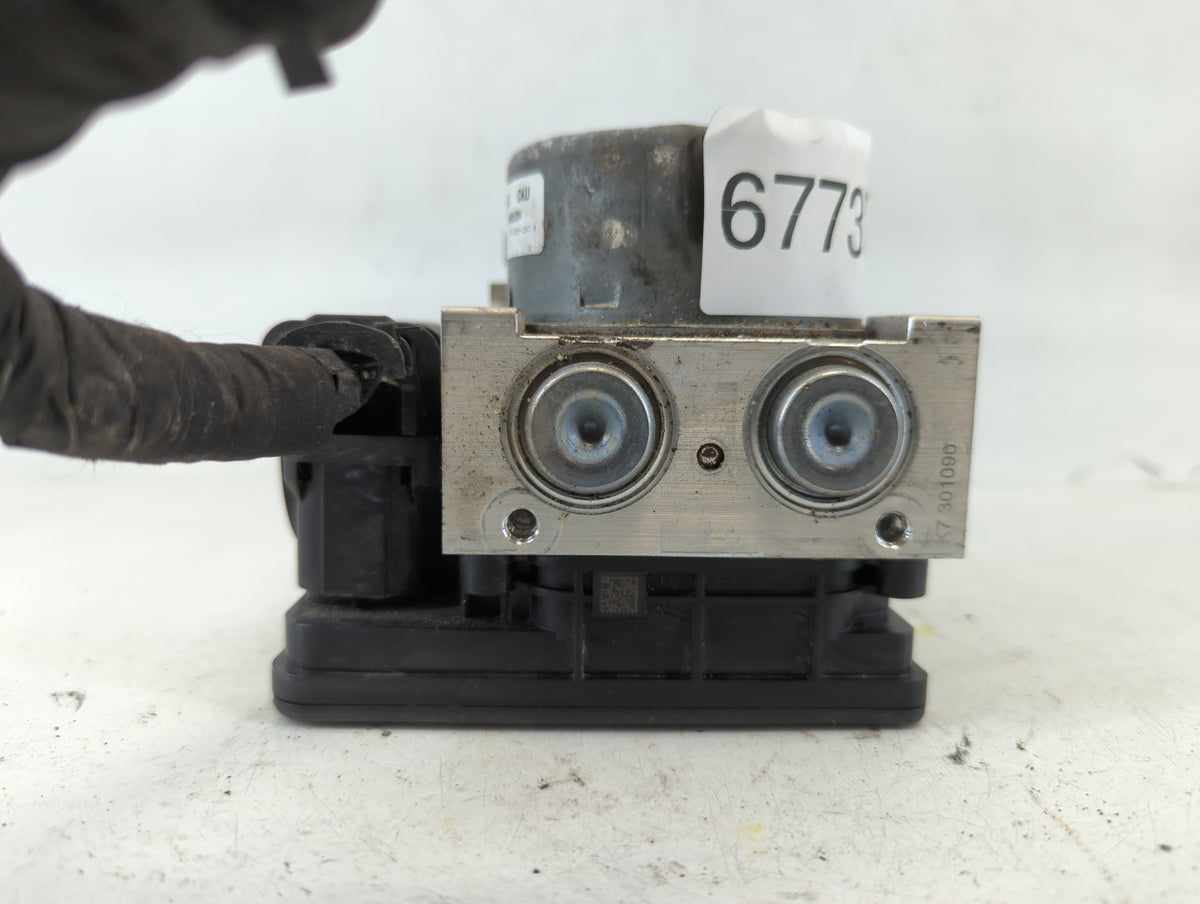 2018-2019 Cadillac Xts Anti-Lock Brake ABS Pump Module Actuator OEM P/N:84645016 Fits Fits 2018 2019 OEM Used Auto Parts - O