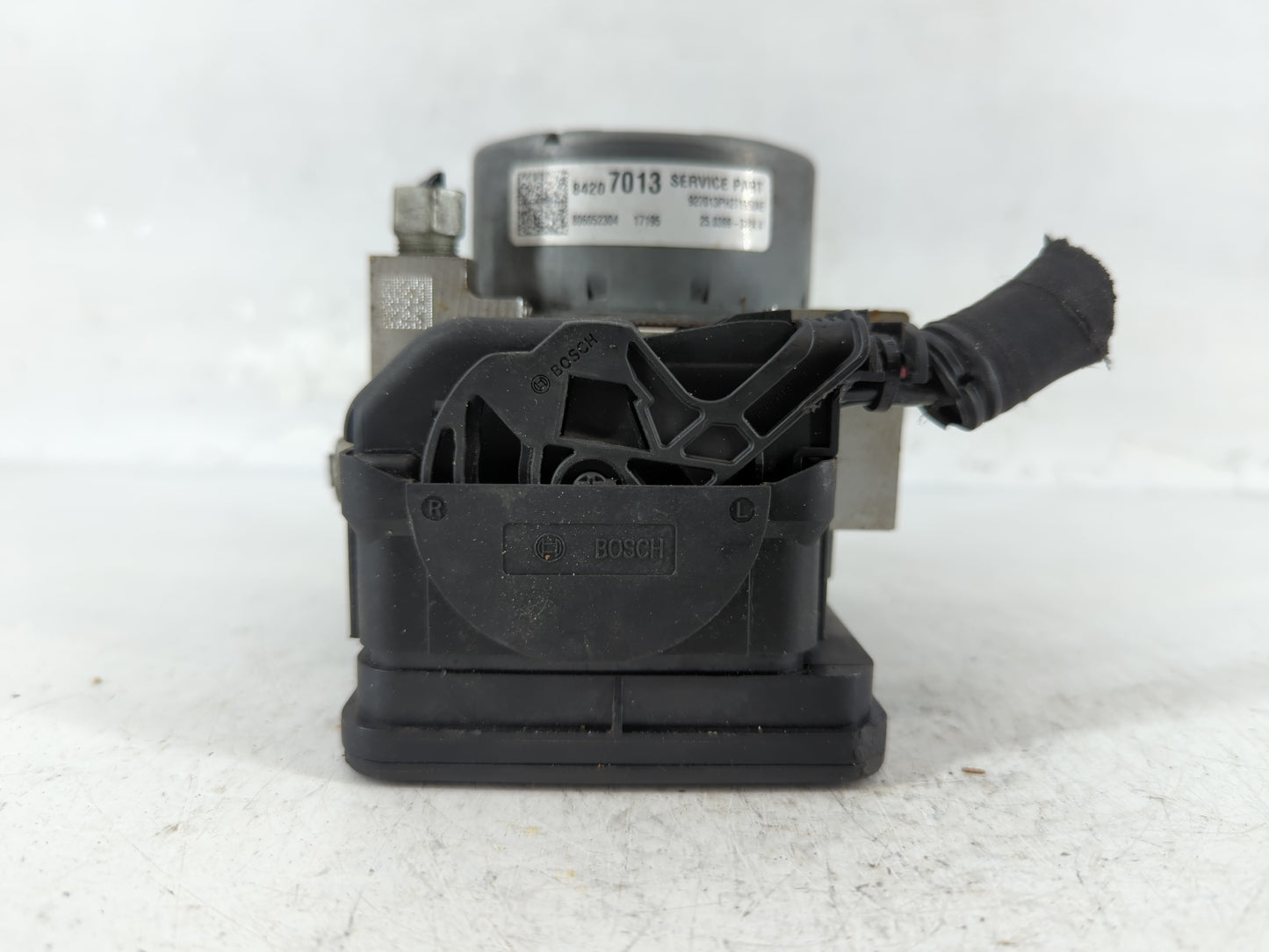 2018-2019 Cadillac Xts ABS Pump Control Module Replacement P/N:84207013 Fits Fits 2018 2019 OEM Used Auto Parts - Oemusedaut