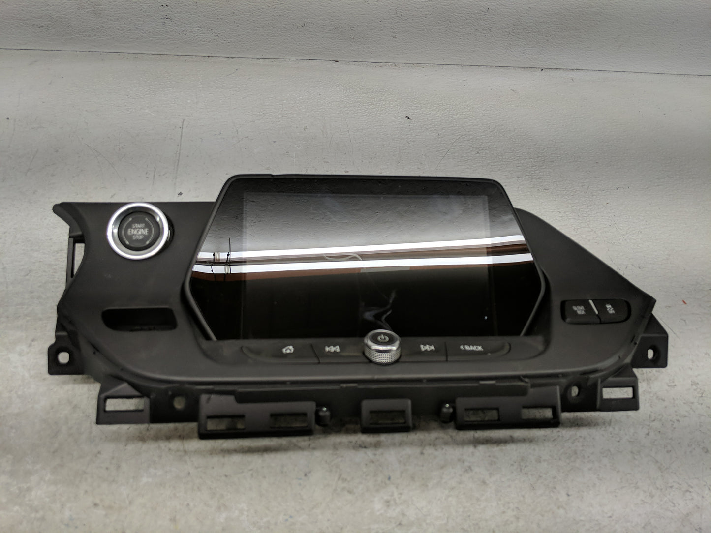 2019 Chevrolet Blazer Radio AM FM Cd Player Receiver Replacement P/N:84563748 Fits OEM Used Auto Parts - Oemusedautoparts1.c