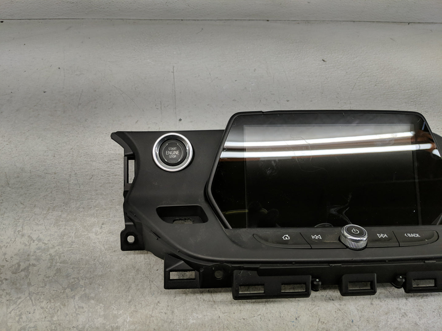 2019 Chevrolet Blazer Radio AM FM Cd Player Receiver Replacement P/N:84563748 Fits OEM Used Auto Parts - Oemusedautoparts1.c