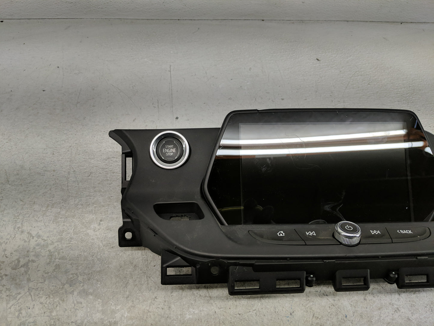 2019 Chevrolet Blazer Radio AM FM Cd Player Receiver Replacement P/N:84563748 Fits OEM Used Auto Parts - Oemusedautoparts1.c