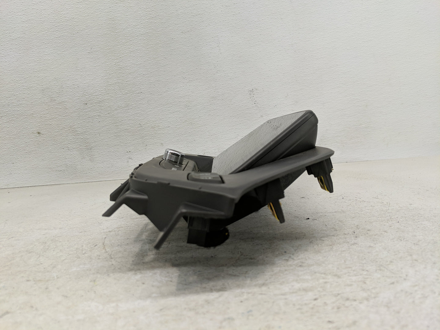 2019 Chevrolet Blazer Radio AM FM Cd Player Receiver Replacement P/N:84563748 Fits OEM Used Auto Parts - Oemusedautoparts1.c
