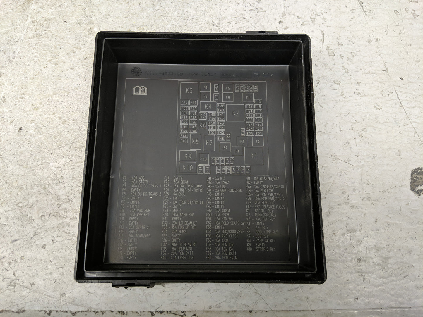 2019 Chevrolet Blazer Fusebox Fuse Box Panel Relay Module P/N:812914718 84303340 Fits OEM Used Auto Parts - Oemusedautoparts