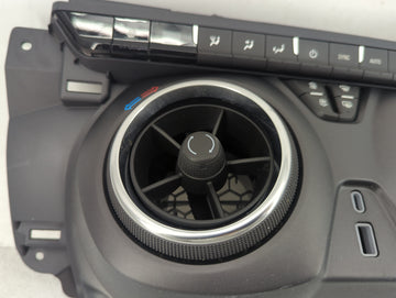 2019-2022 Chevrolet Blazer Climate Control Module Temperature AC/Heater Replacement P/N:84563761 Fits Fits 2019 2020 2021 2022 OEM Used Auto Parts
