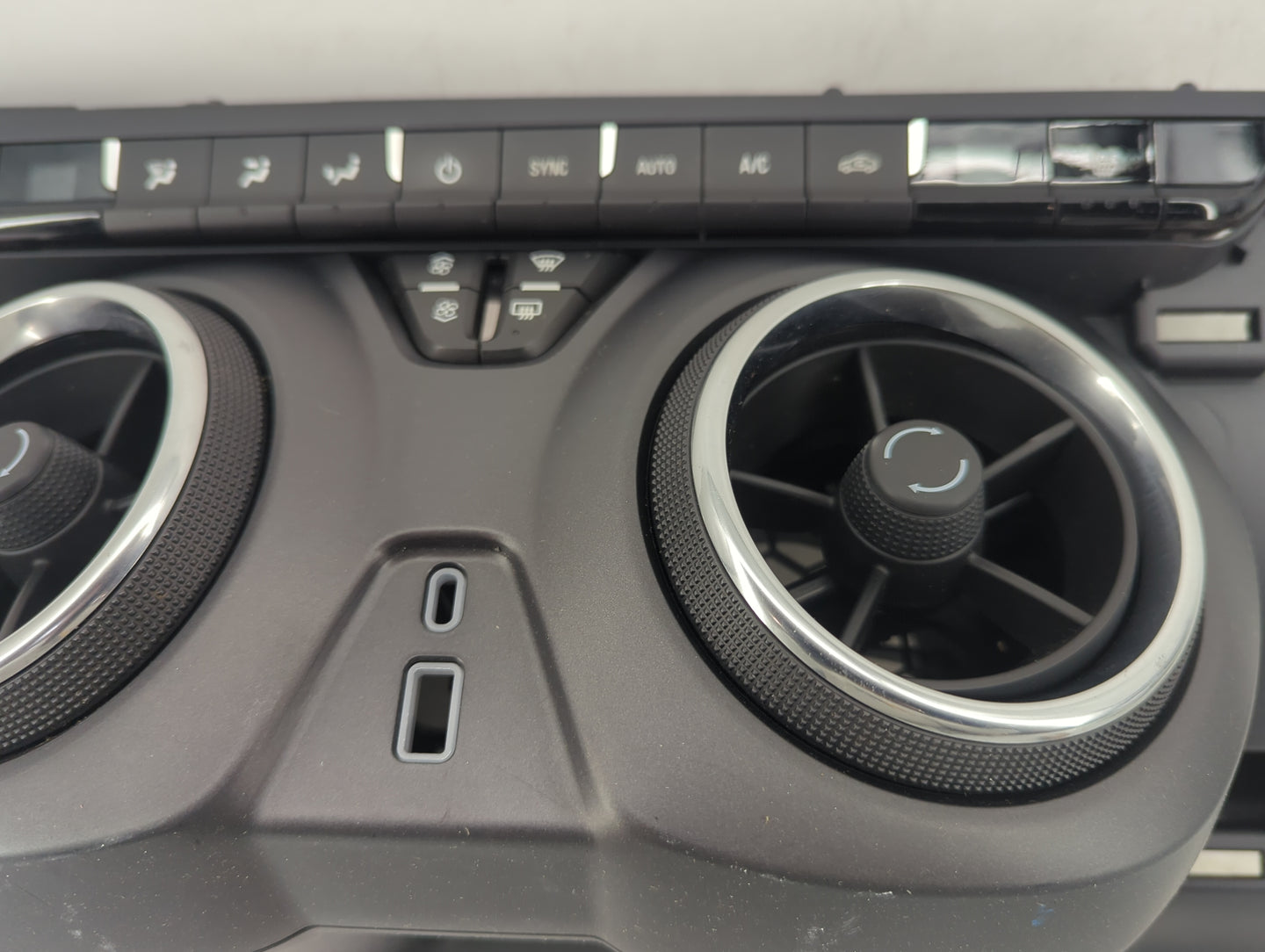 2019-2022 Chevrolet Blazer Climate Control Module Temperature AC/Heater Replacement P/N:84563761 Fits Fits 2019 2020 2021 20