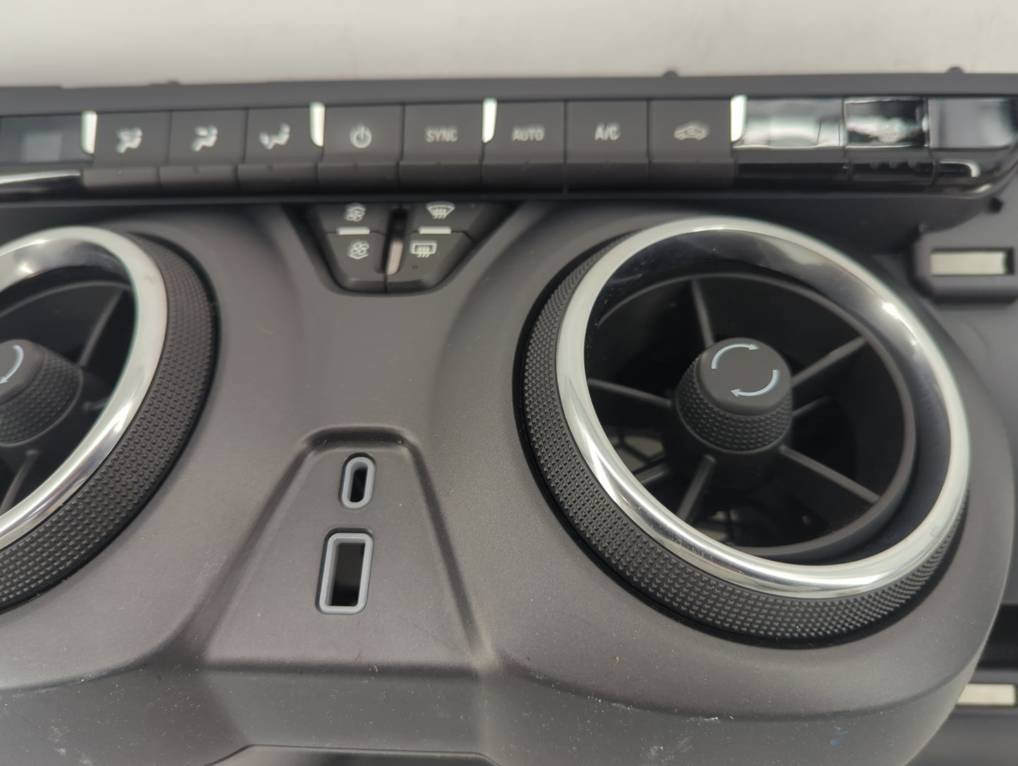2019-2022 Chevrolet Blazer Climate Control Module Temperature AC/Heater Replacement P/N:84563761 Fits Fits 2019 2020 2021 20