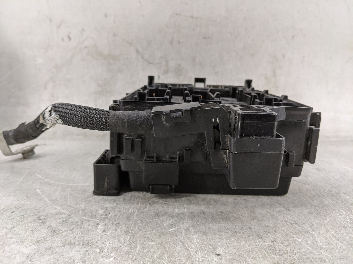 2019 Chevrolet Blazer Fusebox Fuse Box Panel Relay Module P/N:84412831 Fits OEM Used Auto Parts - Oemusedautoparts1.com